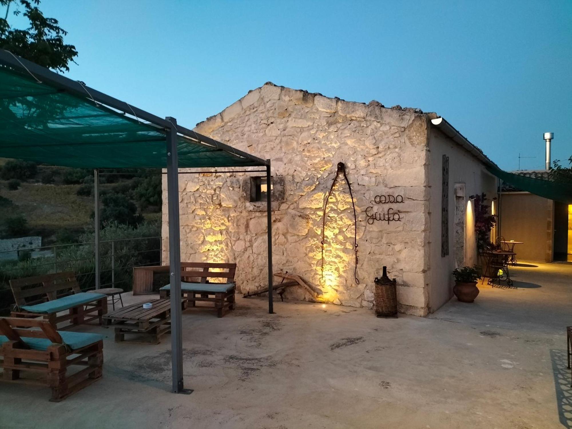 Casa Giufa B&B Chiaramonte Gulfi Ngoại thất bức ảnh